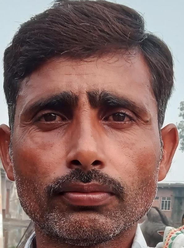 कछला घाट पर गंगा आरती करते पुरोहित। फाइल फोटो कछला घाट पर गंगा आरती करते पुरोहित। फाइल फोटो