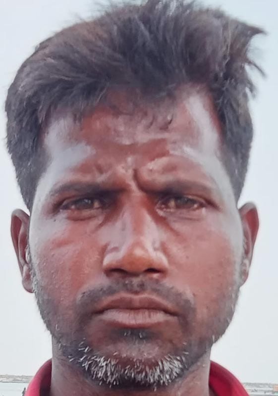 कछला घाट पर गंगा आरती करते पुरोहित। फाइल फोटो कछला घाट पर गंगा आरती करते पुरोहित। फाइल फोटो