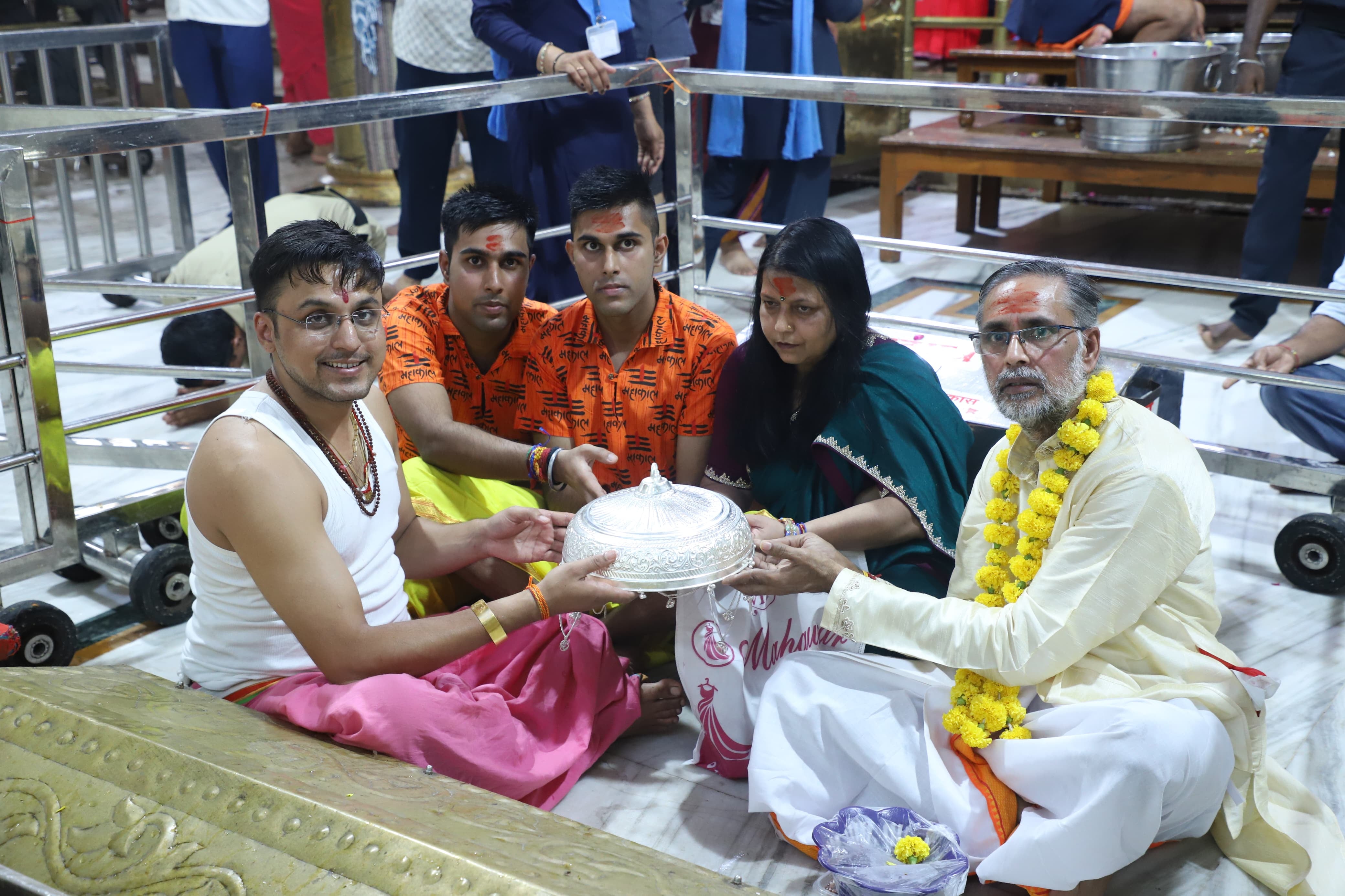 भस्म आरती मे बाबा महाकाल का ऐसा श्रंगार.... मस्तक पर चमका सूर्य खुल गई तीसरी आंख