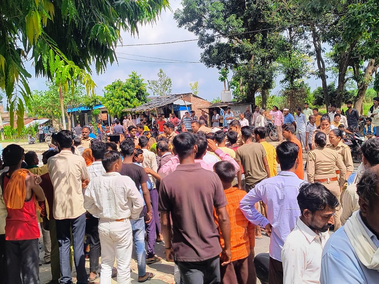 बाघ के हमले में घायल किसान  संवाद