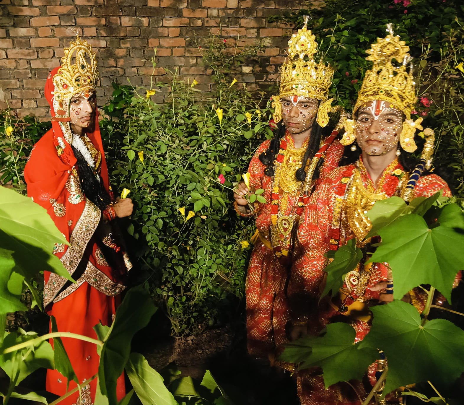 बीसलपुर के रामलीला मैदान पर शिव विवाह लीला का मंचन करते कलाकार।संवाद