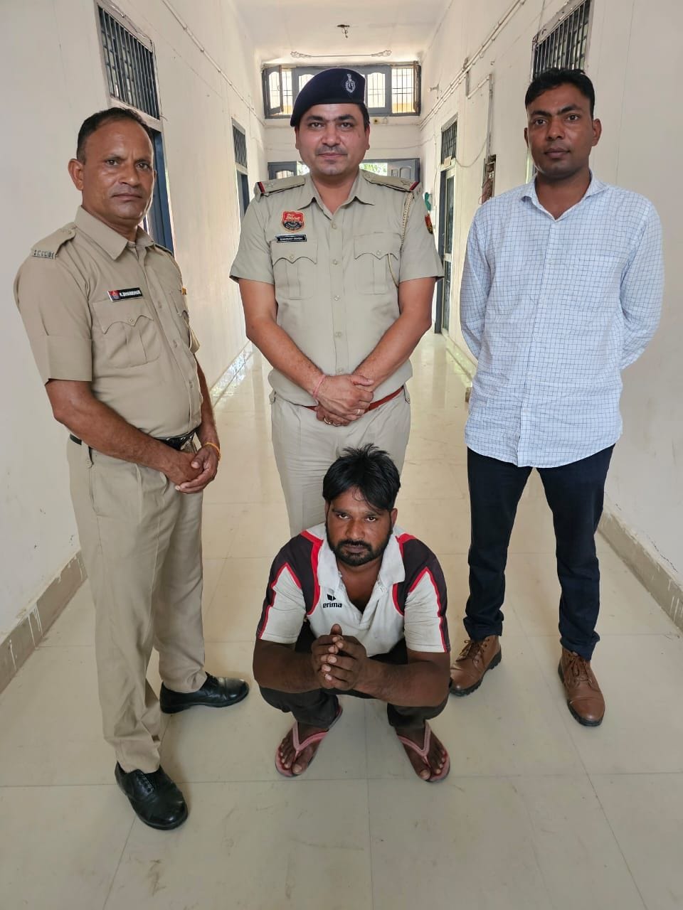 01जेएनडी08: मकान का ताला तोडक़र चोरी करने का आरोपी पुलिस गिरफ्त में। पुलिस प्रशासन 01जेएनडी08: मकान का ताला तोडक़र चोरी करने का आरोपी पुलिस गिरफ्त में। पुलिस प्रशासन