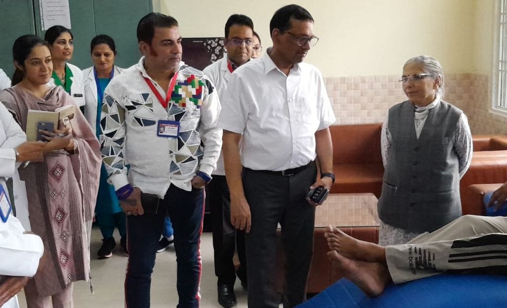 01जेएनडी32 : नागरिक अस्पताल का निरीक्षण करती स्वास्थ्य सेवाएं निदेशक डॉ. रतना भारती। संवाद 01जेएनडी32 : नागरिक अस्पताल का निरीक्षण करती स्वास्थ्य सेवाएं निदेशक डॉ. रतना भारती। संवाद