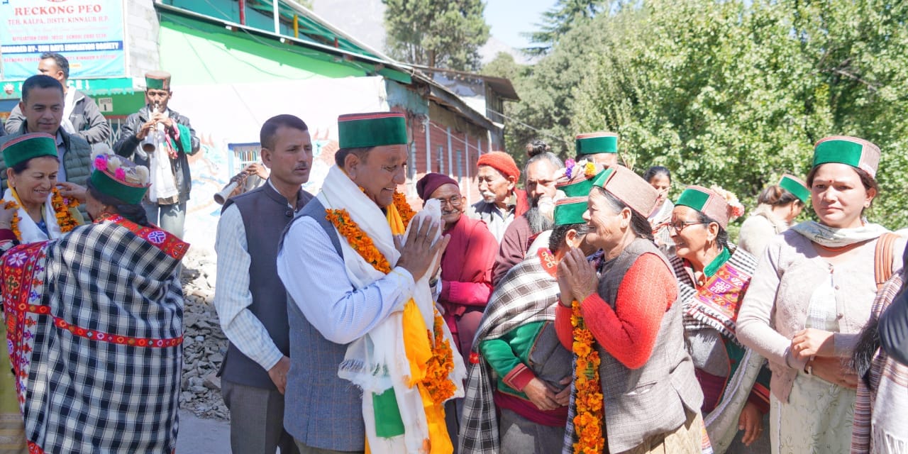 रिकांगपिओ में मंत्री जगत सिंह नेगी किन्नौर महाबौधि परिसर के सौंदर्यीकरण का लोकार्पण करते हुए। रिकांगपिओ में मंत्री जगत सिंह नेगी किन्नौर महाबौधि परिसर के सौंदर्यीकरण का लोकार्पण करते हुए।