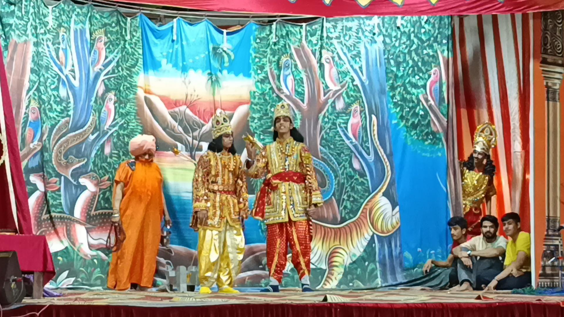 बद्रीनगर में रामलीला का शुभारंभ करते मुख्य अतिथि जगदीश चौधरी: संवाद