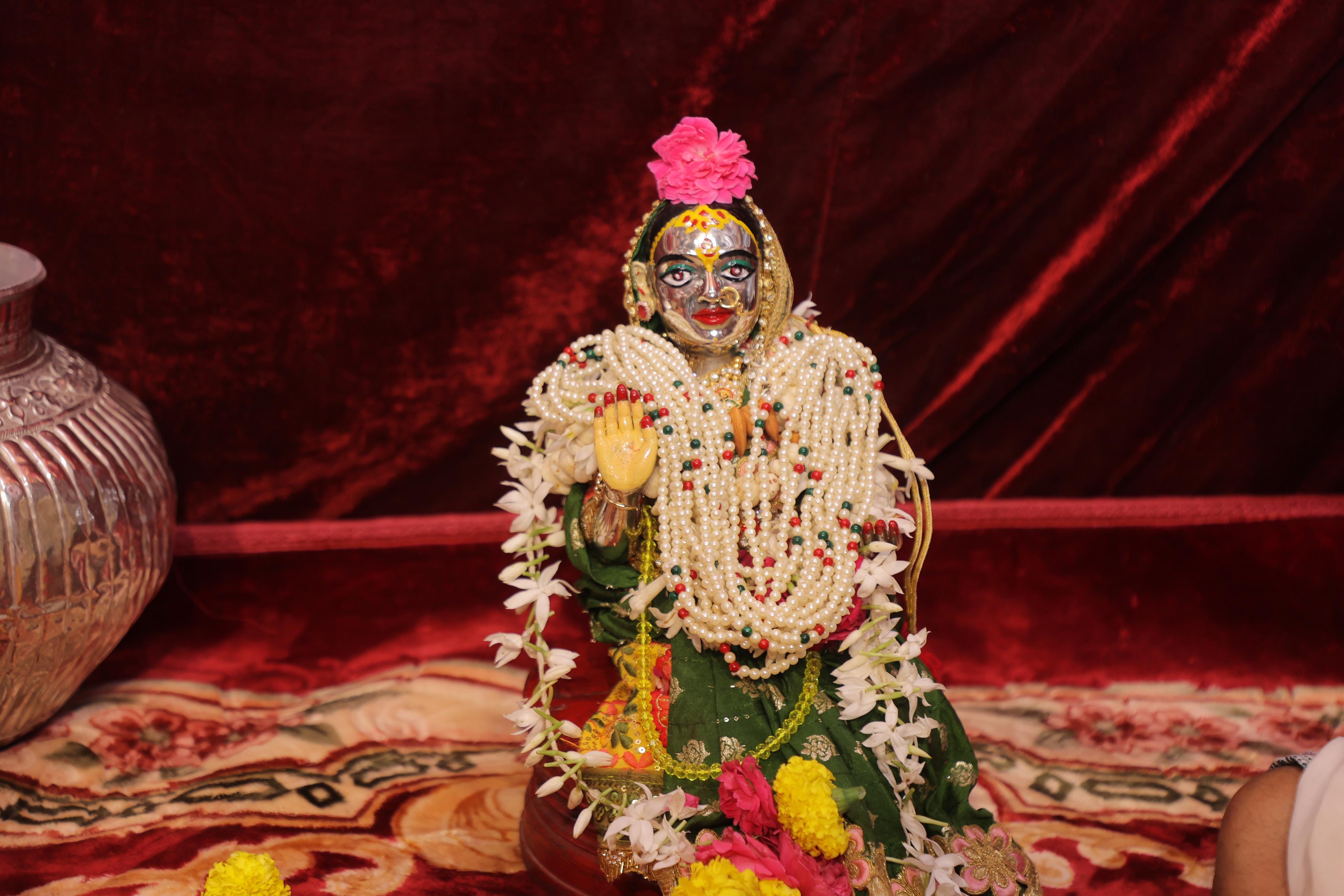 बाबा महाकाल की भस्म आरती और रजत पालकी में सवार होकर निकली मां उमा