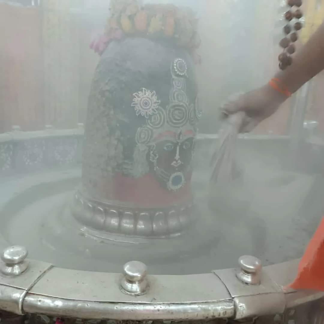 बाबा महाकाल की भस्म आरती और रजत पालकी में सवार होकर निकली मां उमा