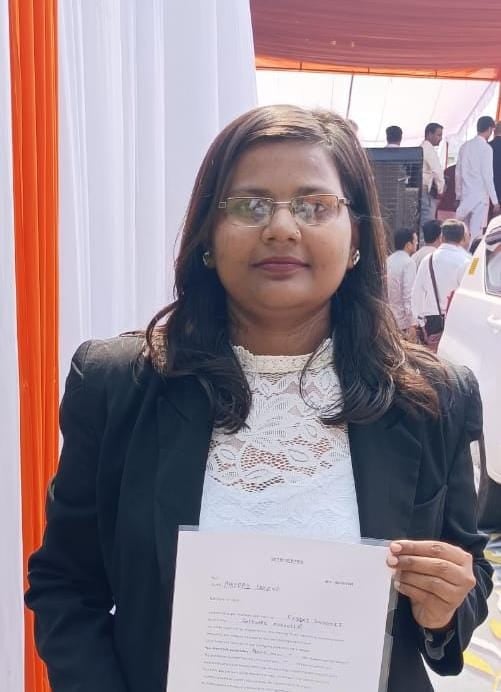 पीलीभीत के ड्रंमड राजकीय इंटर कॉलेज परिसर मेेे नाइलिट सेंटर भवन निर्माण का शिलान्यास करते केंद