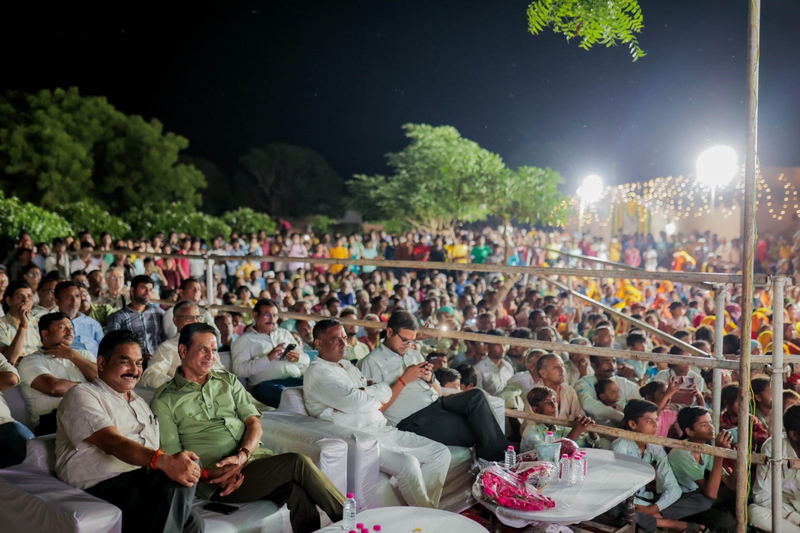 विदेशियों ने खूब सराय कच्ची घोड़ी नृत्य और देखा आभानेरी फेस्टिवल विदेशियों ने खूब सराय कच्ची घोड़ी नृत्य और देखा आभानेरी फेस्टिवल
