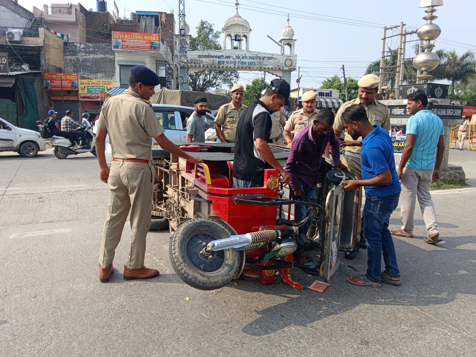 अंबाला छावनी गोबिंद नगर में लगा जाम। अंबाला छावनी गोबिंद नगर में लगा जाम।