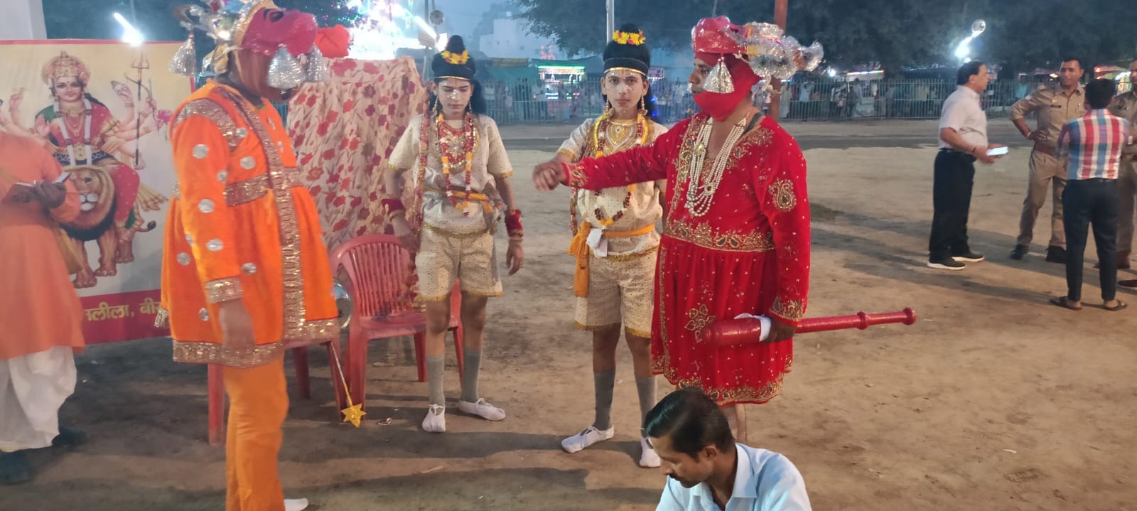 गांव कनपरी में चल रही रामलीला में लक्षमण शक्ति लीला का किया गया मंचन।स्रोत:आयोजक