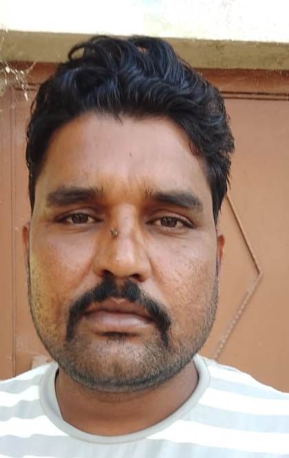 आंवला। मनौना गांव में व्याप्त गंदगी। संवाद आंवला। मनौना गांव में व्याप्त गंदगी। संवाद