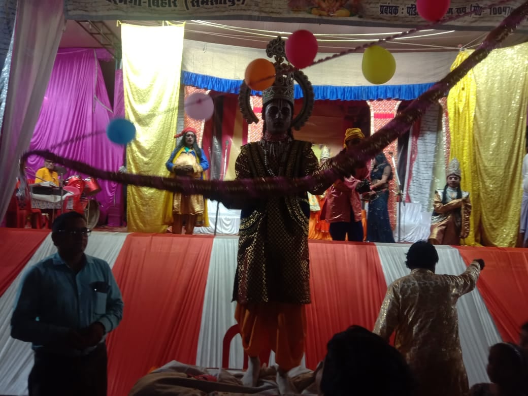 बीसलपुर रामलीला मेला में कुंभकरण वध लीला का किया गया मंचन।संवाद बीसलपुर रामलीला मेला में कुंभकरण वध लीला का किया गया मंचन।संवाद