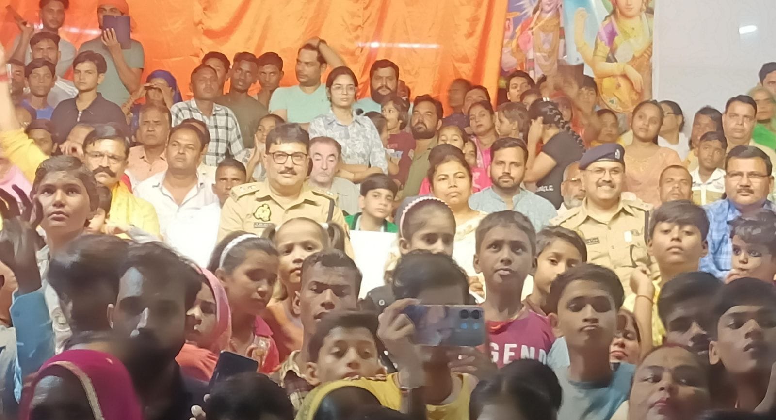 कादरचौक में जलता रावण का पुतला। संवाद कादरचौक में जलता रावण का पुतला। संवाद
