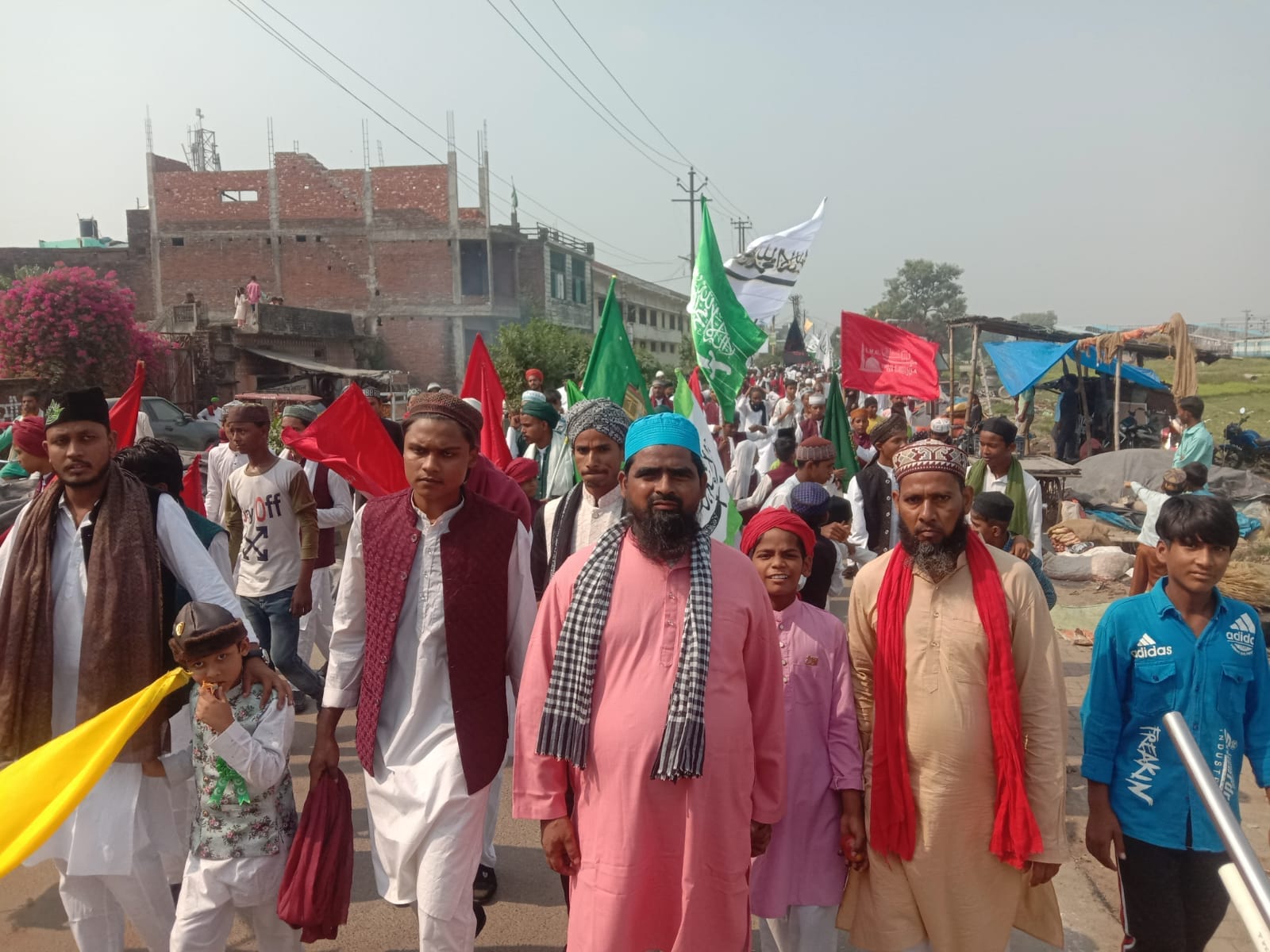 अमरिया कस्बे में निकाला गया जुलूस ए गौसिया।संवाद