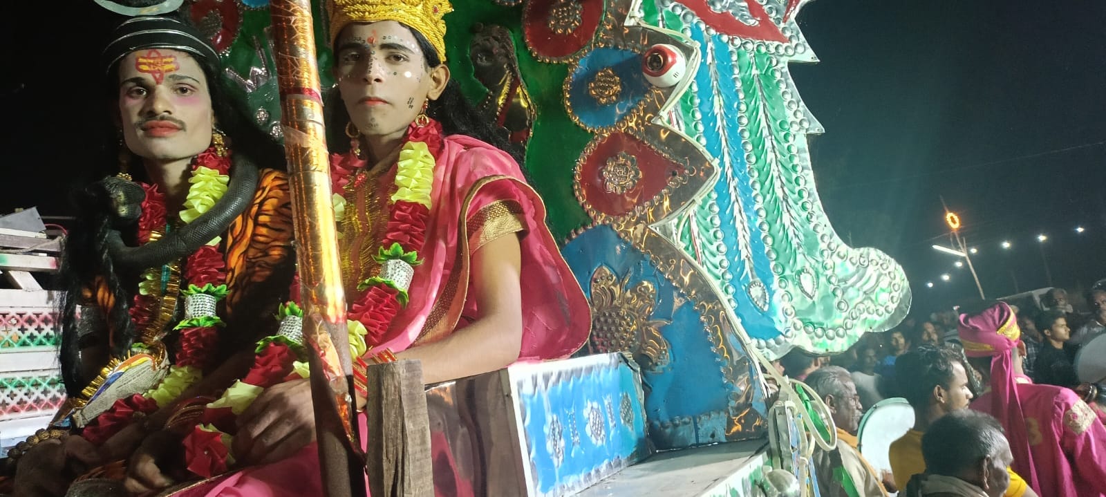 बीसलपुर के रामलीला मेले में भरत मिलाप लीला का किया गया मंचन।संवाद बीसलपुर के रामलीला मेले में भरत मिलाप लीला का किया गया मंचन।संवाद