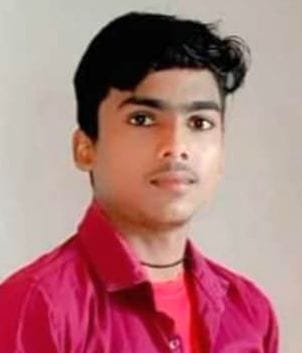 महमदपुर गांव के समीप मार्ग हादसे में जीजा-साली की मौत पर रोते बिलखते परिजन। संवाद महमदपुर गांव के समीप मार्ग हादसे में जीजा-साली की मौत पर रोते बिलखते परिजन। संवाद
