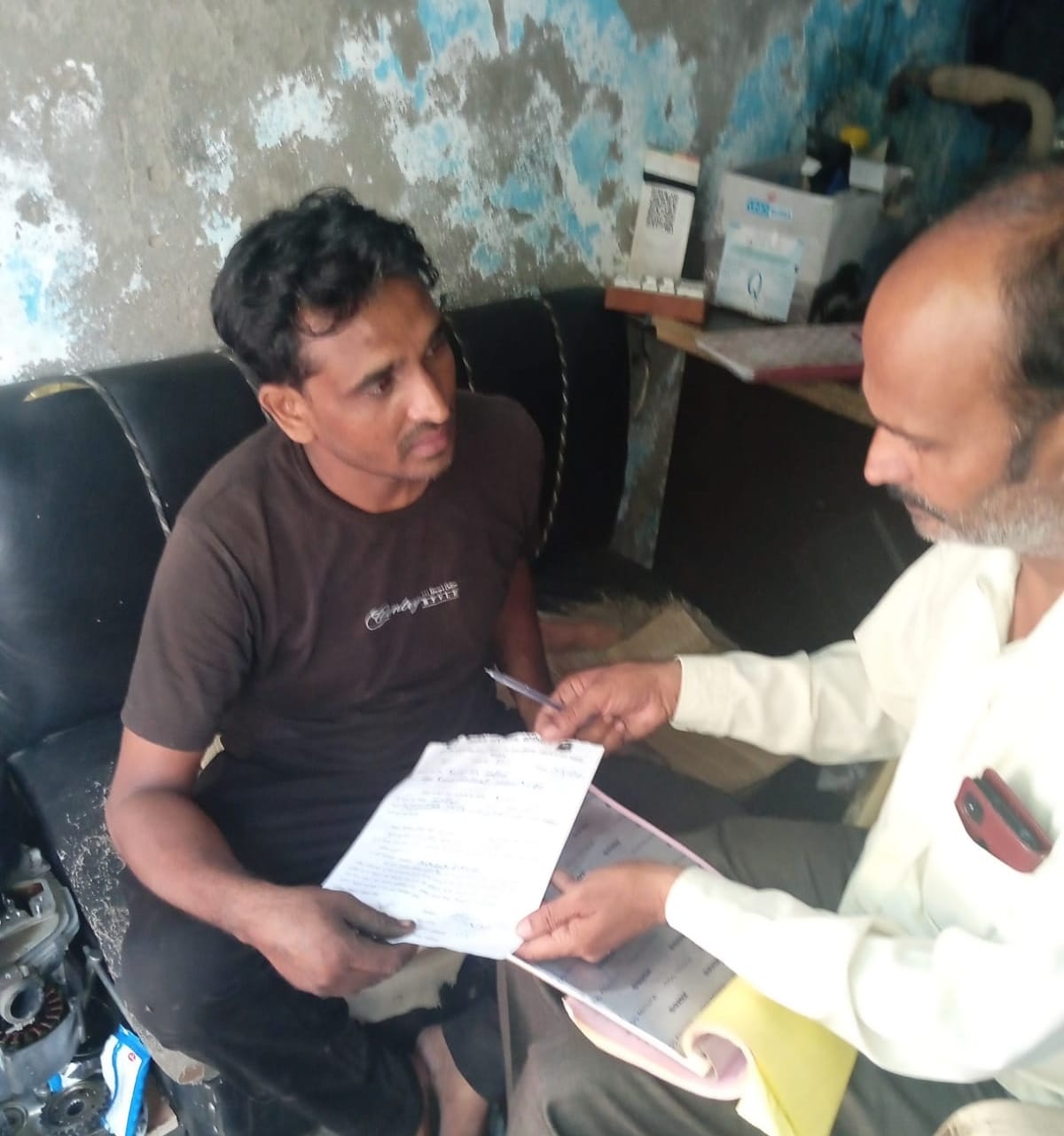 फोटो 17. सोनीपत के ईदगाह रोड पर ग्रैप लागू होने के बावजूद सड़क पर जलाया जा रहा कूड़ा। स्रोत: नग फोटो 17. सोनीपत के ईदगाह रोड पर ग्रैप लागू होने के बावजूद सड़क पर जलाया जा रहा कूड़ा। स्रोत: नग
