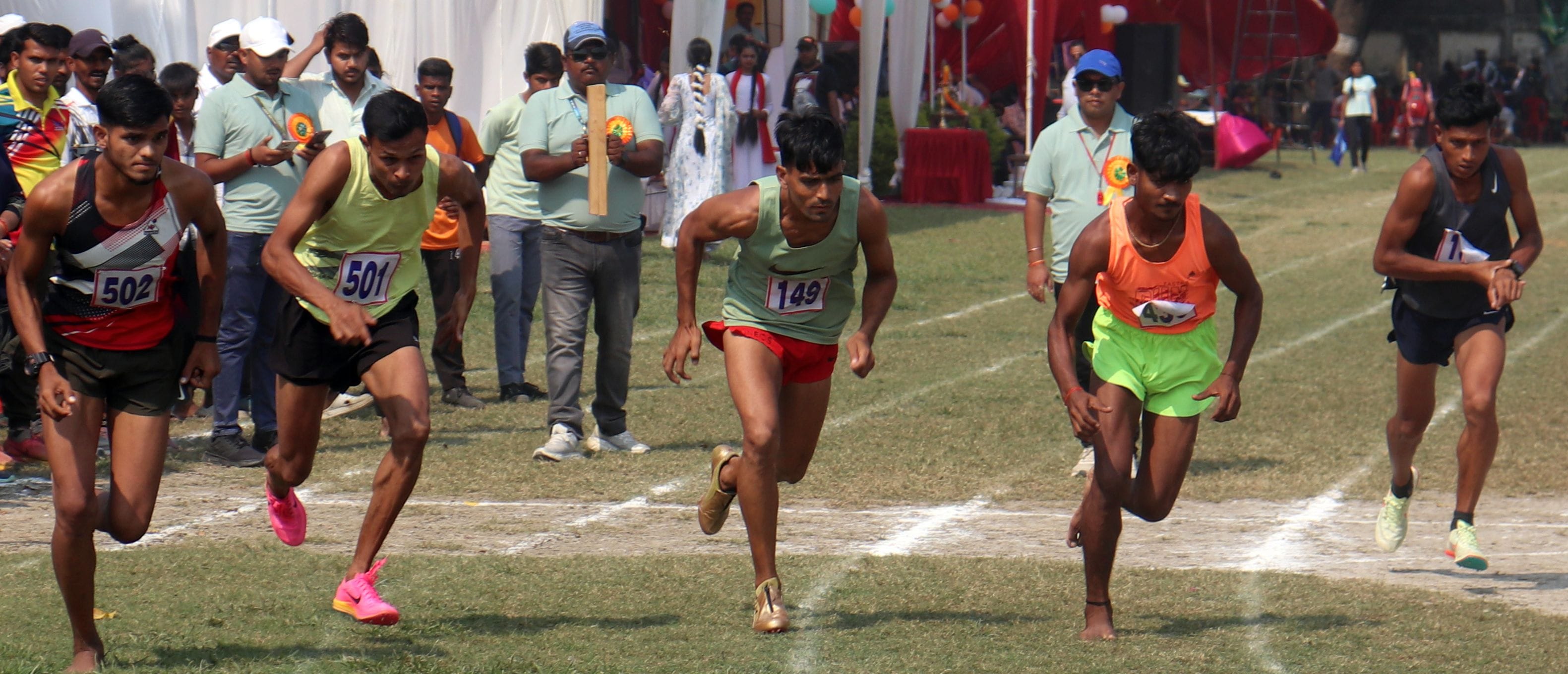 हथौड़ा स्पोर्ट्स स्टेडियम में मंडलीय एथलेटिक्स प्रतियोगिता के शुभारंभ पर सांस्कृतिक प्रस्तुति द हथौड़ा स्पोर्ट्स स्टेडियम में मंडलीय एथलेटिक्स प्रतियोगिता के शुभारंभ पर सांस्कृतिक प्रस्तुति द