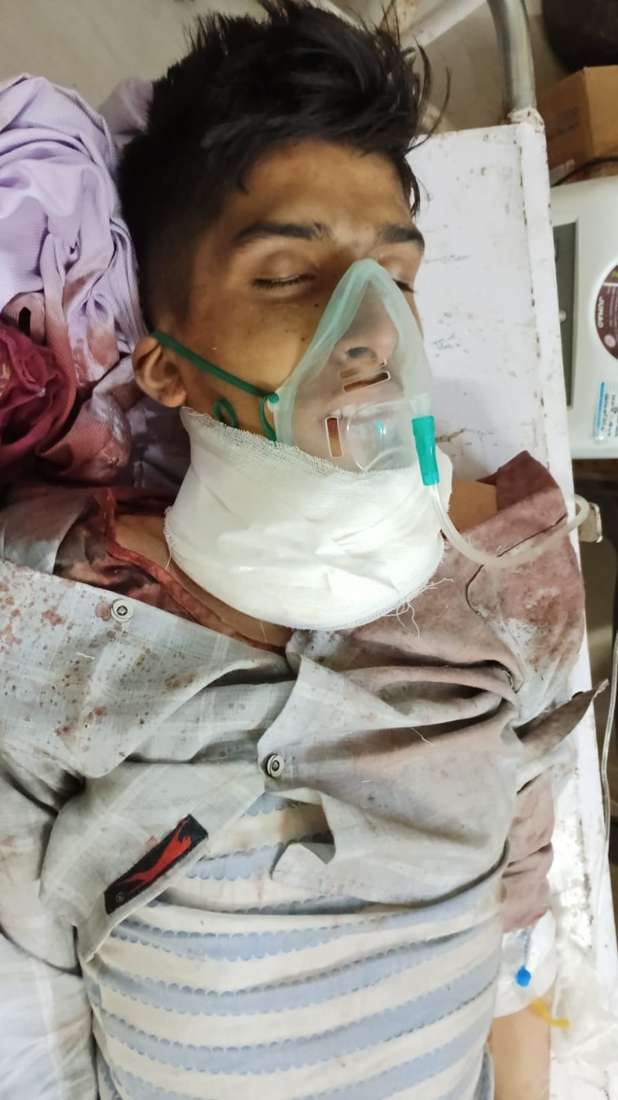 रेवाड़ी। अस्पताल में उपचाराधीन सरोज। स्रोत : परिवार रेवाड़ी। अस्पताल में उपचाराधीन सरोज। स्रोत : परिवार