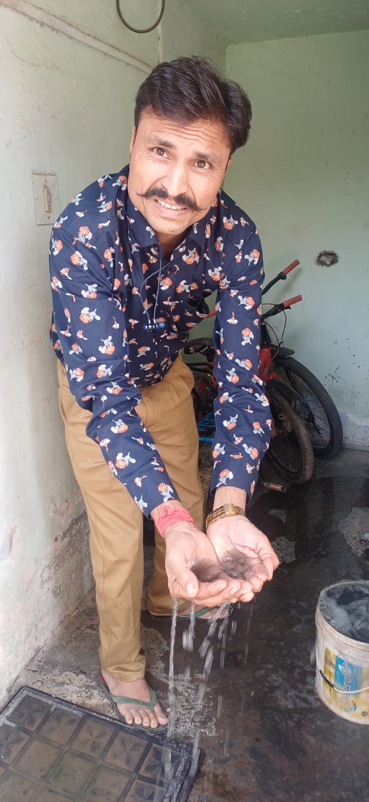 नन्हेडा स्थित विदया नगर में आ रहा गंदा पानी। नन्हेडा स्थित विदया नगर में आ रहा गंदा पानी।