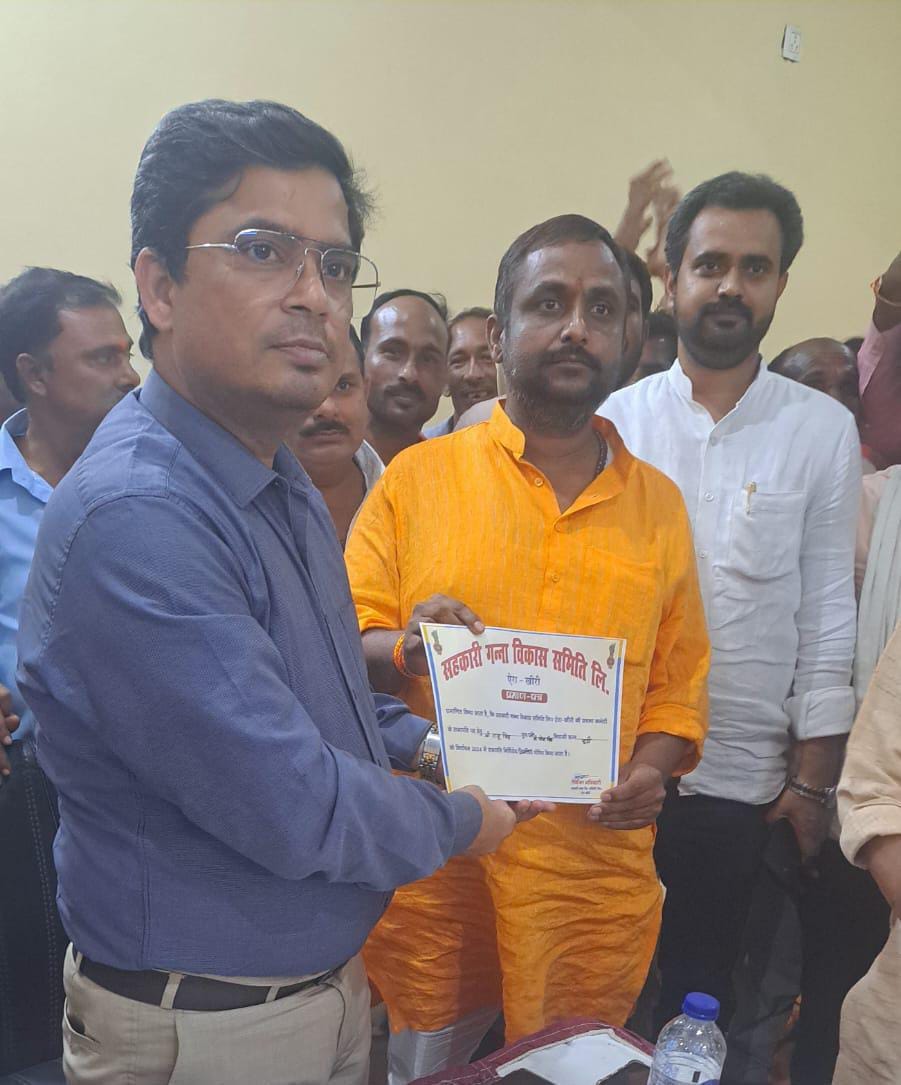 संपूर्णानगर खीरी-पीलीभीत समिति के विजेता अध्यक्ष व उपाध्यक्ष। संवाद