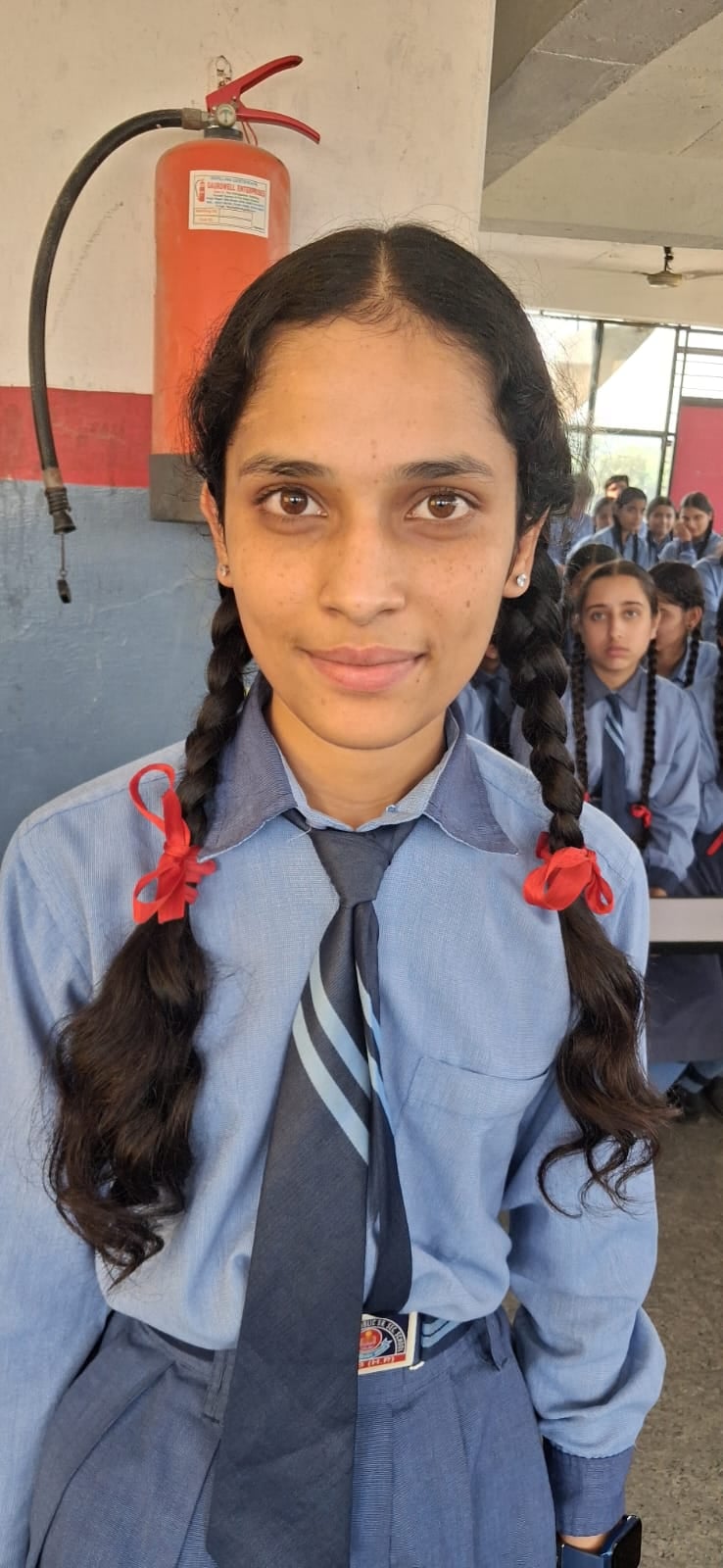 शिवालिक हिल पब्लिक स्कूल अंब में अमर उजाला फांउडेशन के कार्य्रक्रम पुलिस की पाठशाला में बच्चों 