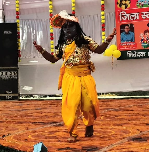 19जेएनडी34: बाल भवन में आयोजित कार्यक्रम में नृत्य प्रस्तुत करते बच्चे। संवाद