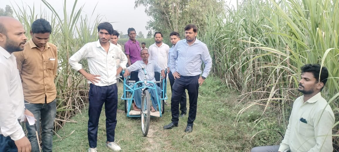 पूरनपुर में संपूर्ण समाधान दिवस में समस्याएं सुनते डीएम संजय कुमार सिंह व अन्य अधिकारी ।संवाद पूरनपुर में संपूर्ण समाधान दिवस में समस्याएं सुनते डीएम संजय कुमार सिंह व अन्य अधिकारी ।संवाद