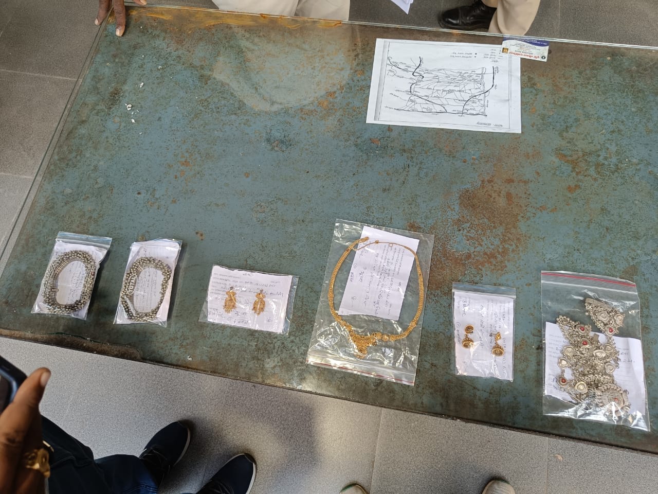 खलटांका चौकी प्रभारी, मामले की जानकारी देते हुए