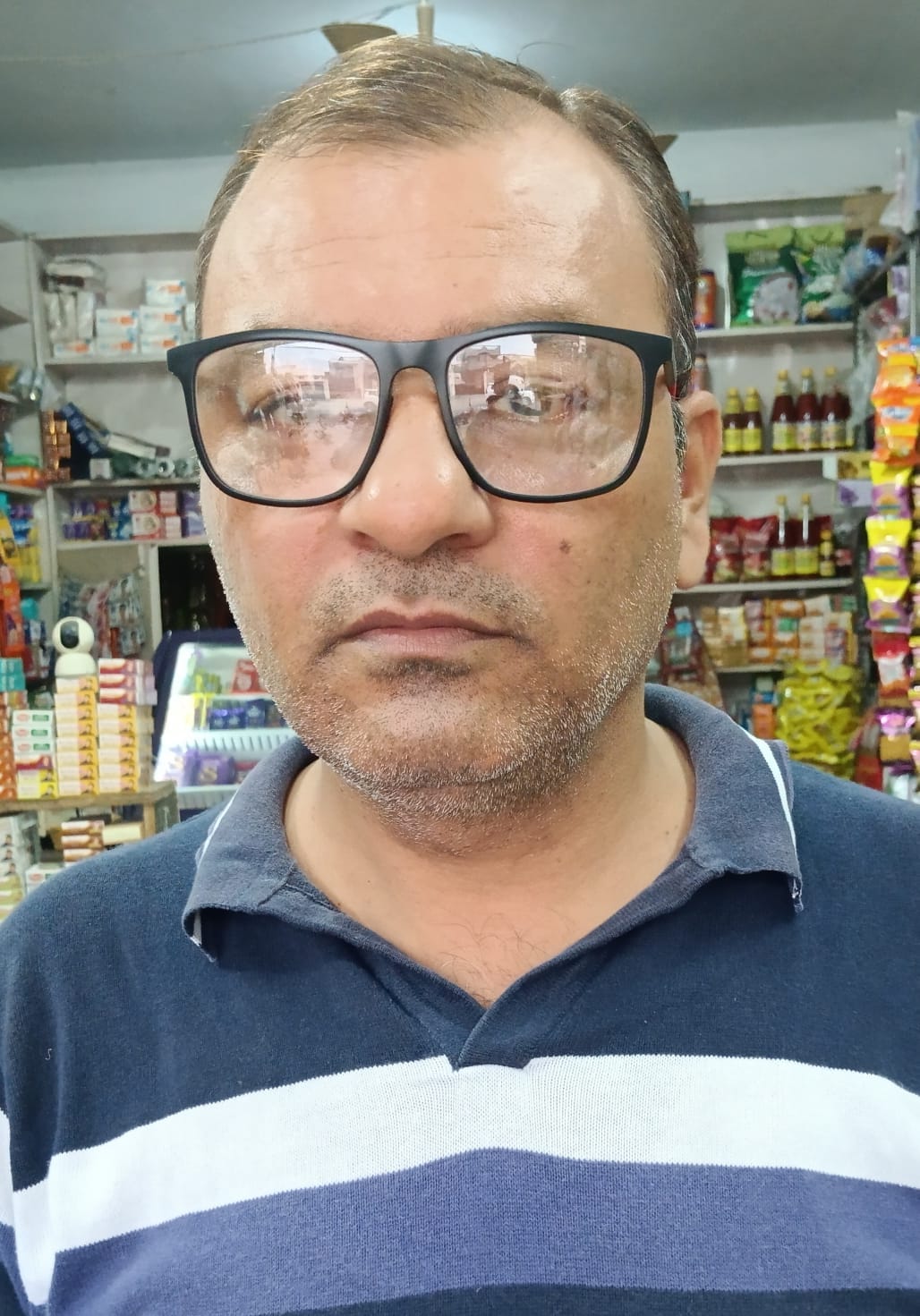 पीलीभीत के टनकपुर मार्ग पर लाईटे कम होने से सड़क पर छाया अंधेरा।संवाद पीलीभीत के टनकपुर मार्ग पर लाईटे कम होने से सड़क पर छाया अंधेरा।संवाद