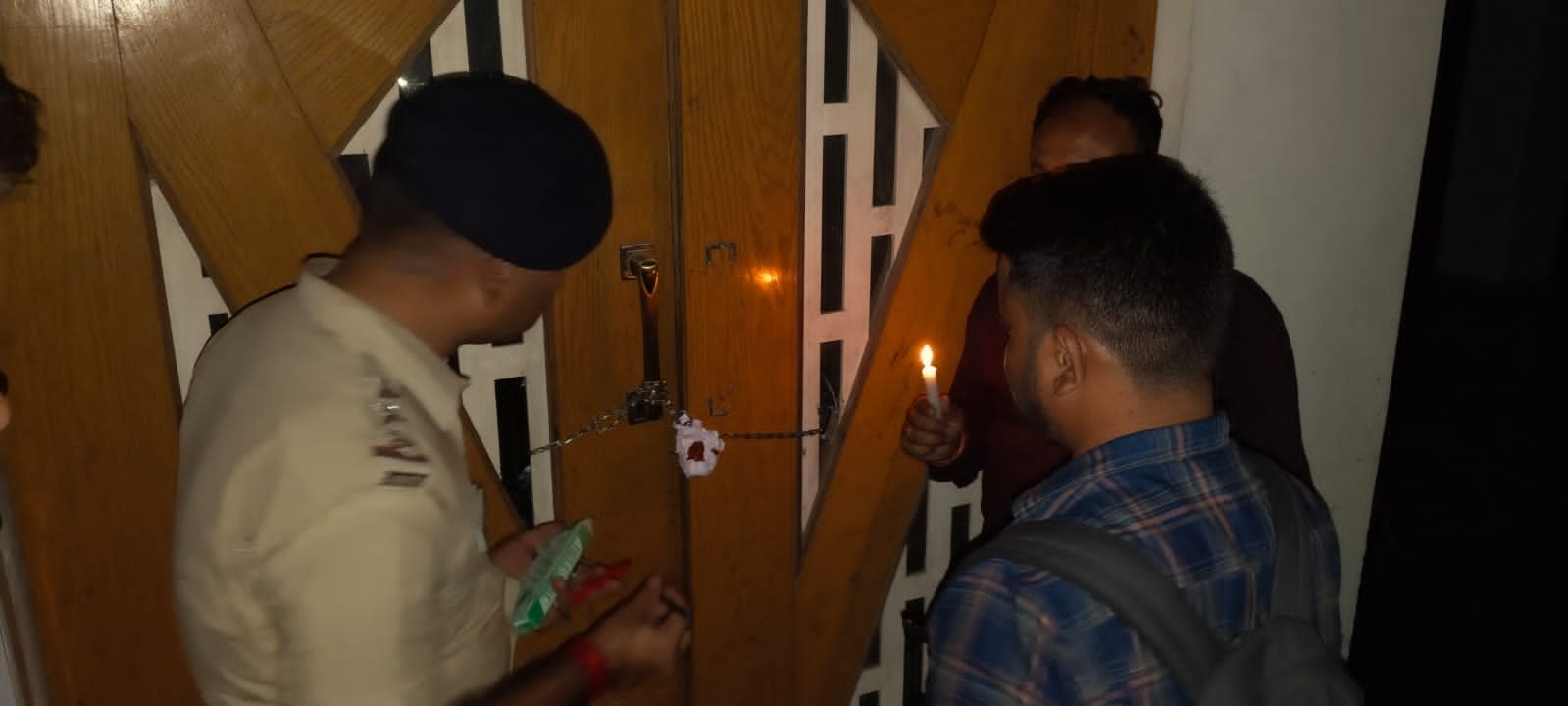 गुड्डू कलीम की हत्या मे शामिल आरोपियो का जुलूस निकाला, दो की रिमांड बढ़ाई, एक को जेल भेजा गुड्डू कलीम की हत्या मे शामिल आरोपियो का जुलूस निकाला, दो की रिमांड बढ़ाई, एक को जेल भेजा