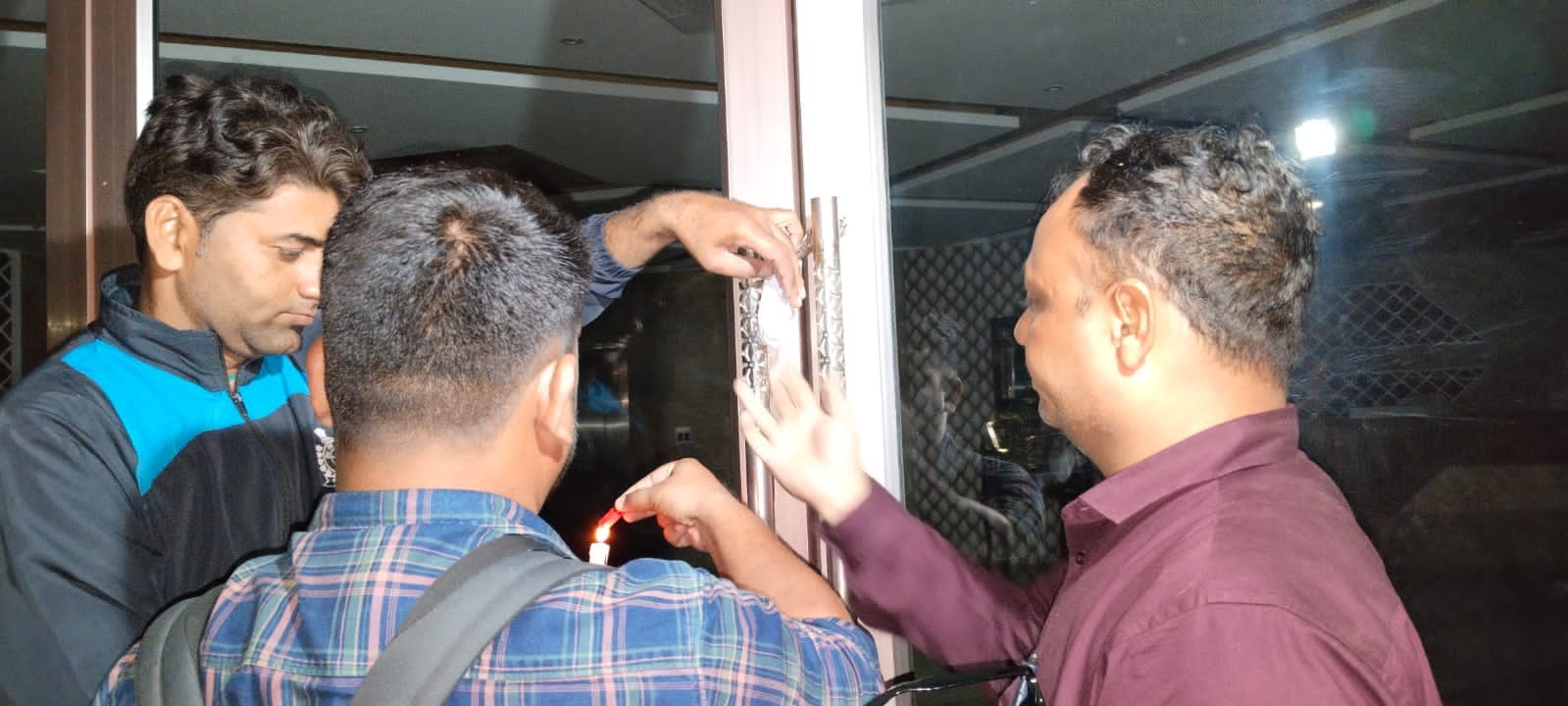 गुड्डू कलीम की हत्या मे शामिल आरोपियो का जुलूस निकाला, दो की रिमांड बढ़ाई, एक को जेल भेजा गुड्डू कलीम की हत्या मे शामिल आरोपियो का जुलूस निकाला, दो की रिमांड बढ़ाई, एक को जेल भेजा