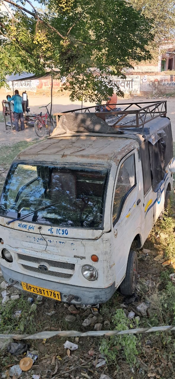 गौहनिया रेलवे क्रांसिग पर लगा जाम। संवाद गौहनिया रेलवे क्रांसिग पर लगा जाम। संवाद