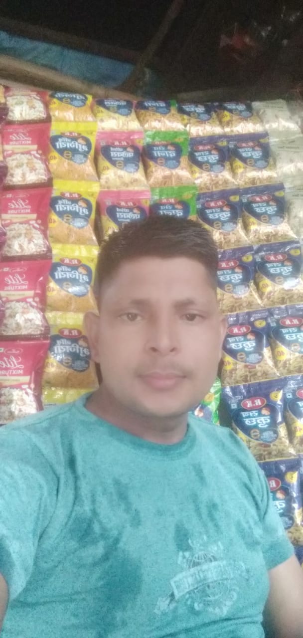 पीलीभत बरेली हाईवे पर ललौरीखेड़ा में लगी लाईटे।संवाद पीलीभत बरेली हाईवे पर ललौरीखेड़ा में लगी लाईटे।संवाद