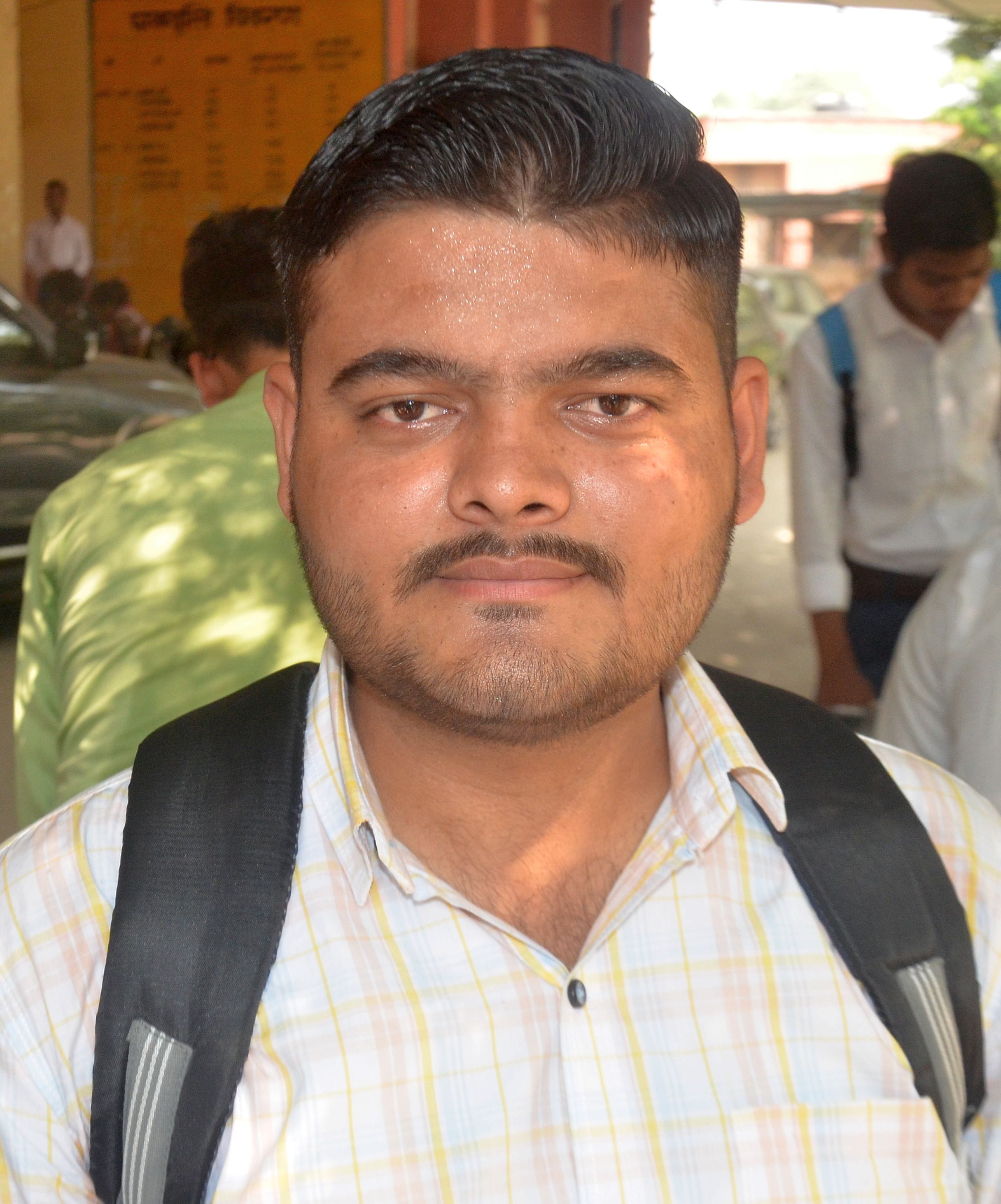 राजकीय डिग्री कॉलेज में आयोजित रोजगार मेला में आवेदन करते युवक युवतियां। संवाद राजकीय डिग्री कॉलेज में आयोजित रोजगार मेला में आवेदन करते युवक युवतियां। संवाद