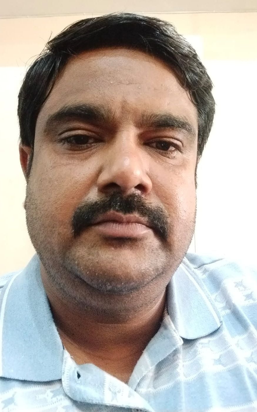 फोटो संख्या:69-टीवीएस ओटोमोबाइल्स शोरूम महेंद्रगढ़ में स्कूटी देखते लोग--संवाद फोटो संख्या:69-टीवीएस ओटोमोबाइल्स शोरूम महेंद्रगढ़ में स्कूटी देखते लोग--संवाद