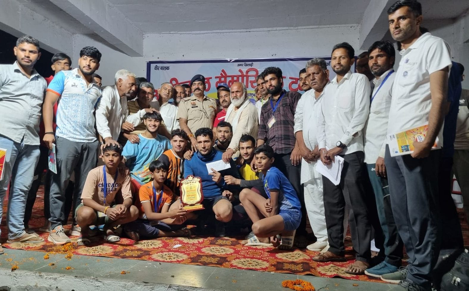 फोटो संख्या:73- दौंगड़ा अहीर में कुश्ती प्रतियोगिता में दम दिखाते पहलवान--संवादफोटो संख्या:73 फोटो संख्या:73- दौंगड़ा अहीर में कुश्ती प्रतियोगिता में दम दिखाते पहलवान--संवादफोटो संख्या:73