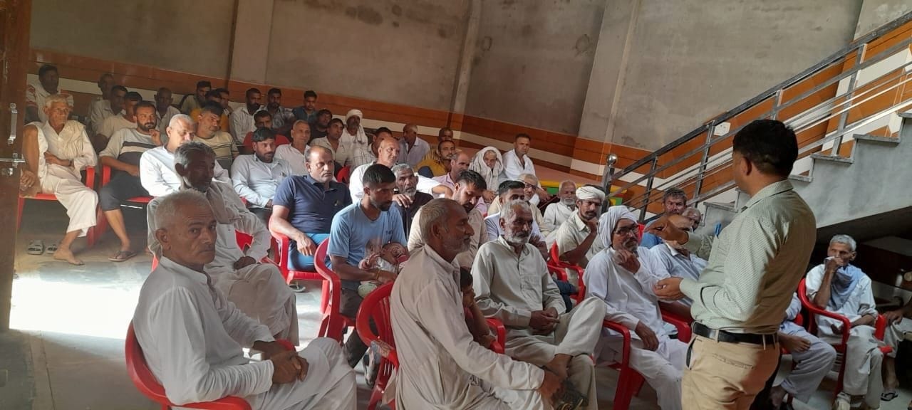 28जेएनडी33: पराली प्रबंधन के लिए किसानों को जागरूक करते हुए। 28जेएनडी33: पराली प्रबंधन के लिए किसानों को जागरूक करते हुए।
