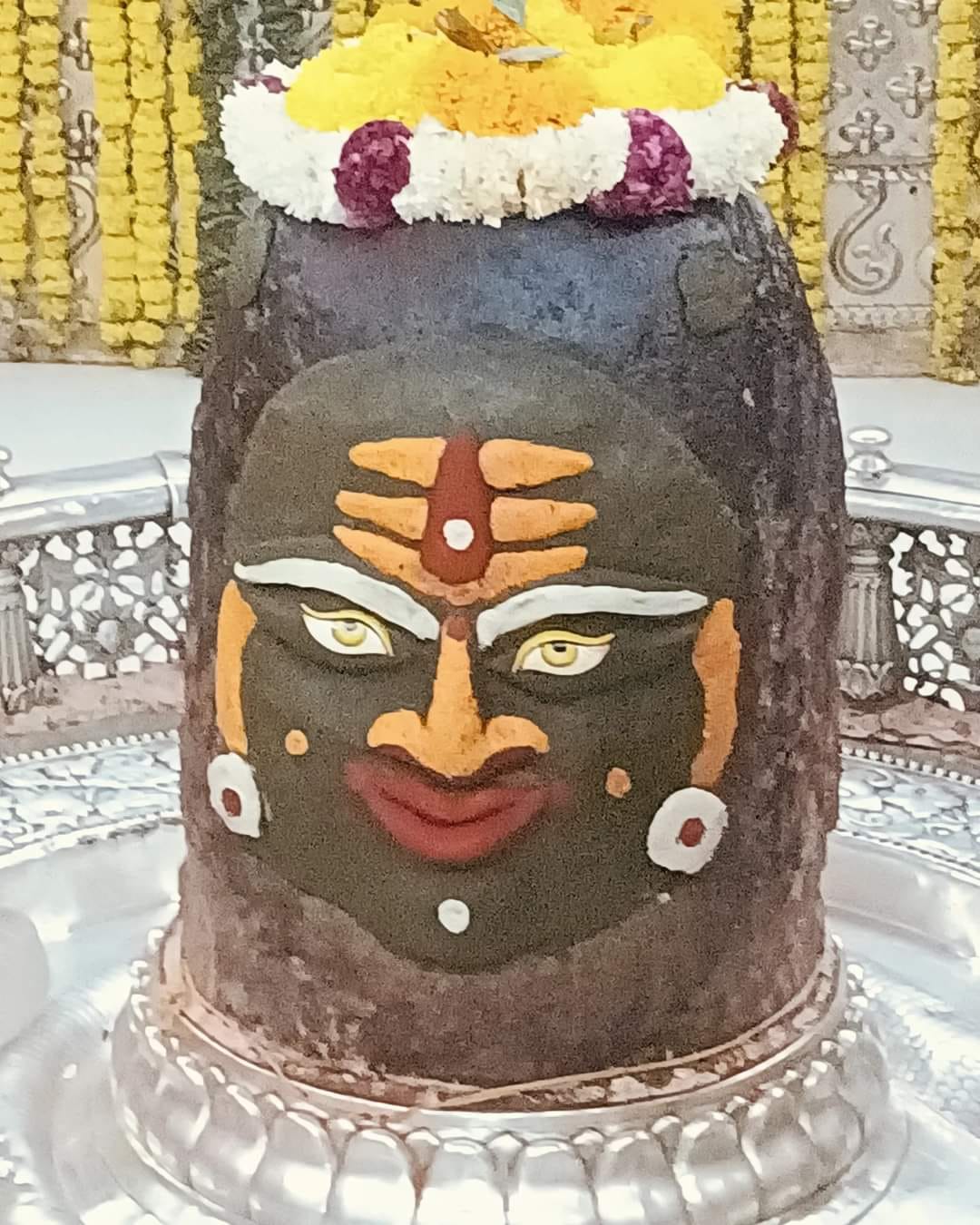 आज की भस्मारती.... भांग से श्रृंगार मस्तक पर त्रिपुंड लगाकर सजे बाबा महाकाल