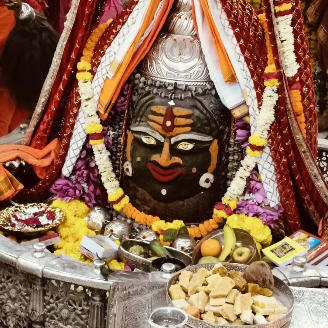 आज की भस्मारती.... भांग से श्रृंगार मस्तक पर त्रिपुंड लगाकर सजे बाबा महाकाल
