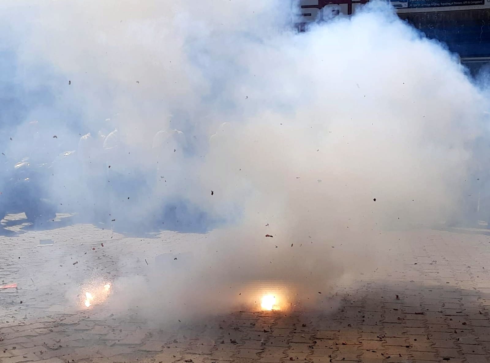 02जेएनडी25 : सुबह के समय आसमान में छाए स्मॉक के कारण फैली धुंध जैसी चादर। संवाद 02जेएनडी25 : सुबह के समय आसमान में छाए स्मॉक के कारण फैली धुंध जैसी चादर। संवाद