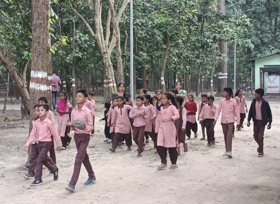 पीलीभीत टाइगर रिजर्व के मुस्तफाबाद गेस्ट हाउस पर हवन पूजन करते डीएम व जनप्रतिनिधि। संवाद पीलीभीत टाइगर रिजर्व के मुस्तफाबाद गेस्ट हाउस पर हवन पूजन करते डीएम व जनप्रतिनिधि। संवाद