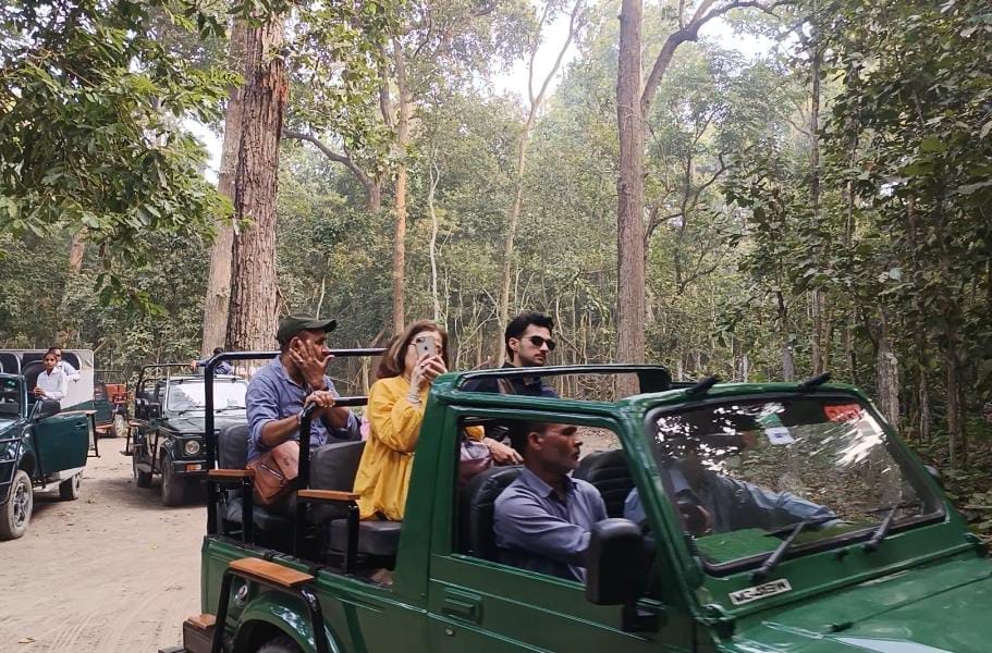 पीलीभीत टाइगर रिजर्व के मुस्तफाबाद गेस्ट हाउस पर हवन पूजन करते डीएम व जनप्रतिनिधि। संवाद पीलीभीत टाइगर रिजर्व के मुस्तफाबाद गेस्ट हाउस पर हवन पूजन करते डीएम व जनप्रतिनिधि। संवाद