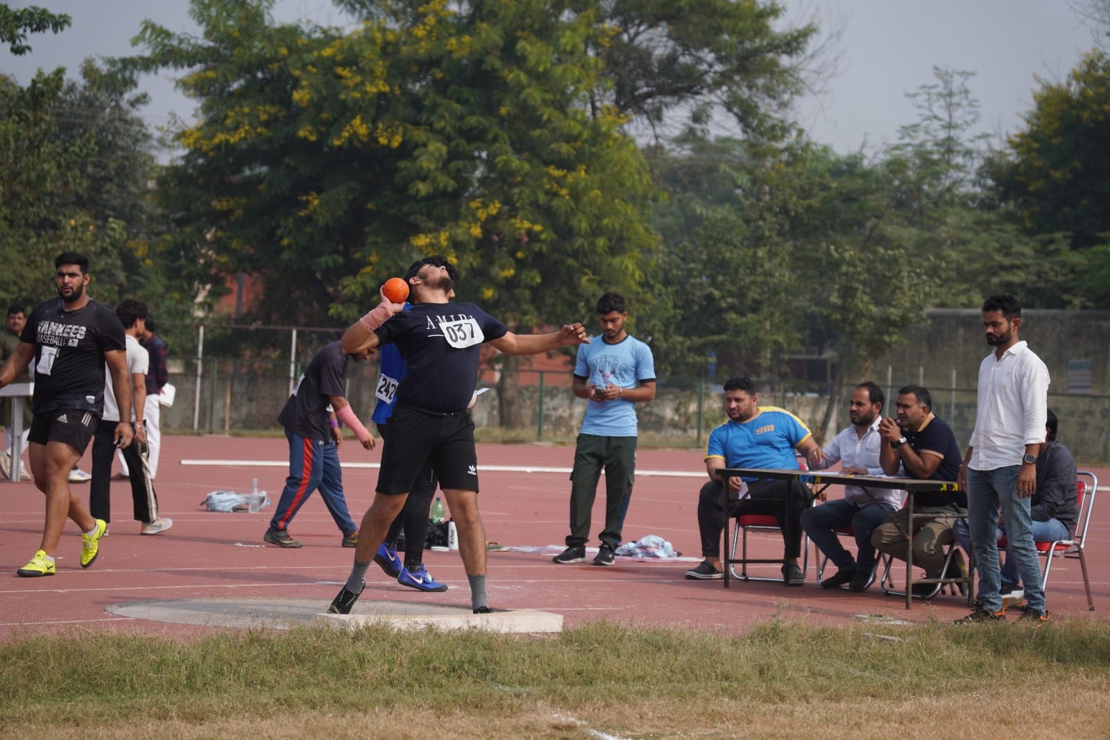 कुरुक्षेत्र। कुवि की ओर से आयोजित तीन दिवसीय 61वीं वार्षिक एथलेटिक्स मीट में दौड़ प्रतियोगिता म कुरुक्षेत्र। कुवि की ओर से आयोजित तीन दिवसीय 61वीं वार्षिक एथलेटिक्स मीट में दौड़ प्रतियोगिता म