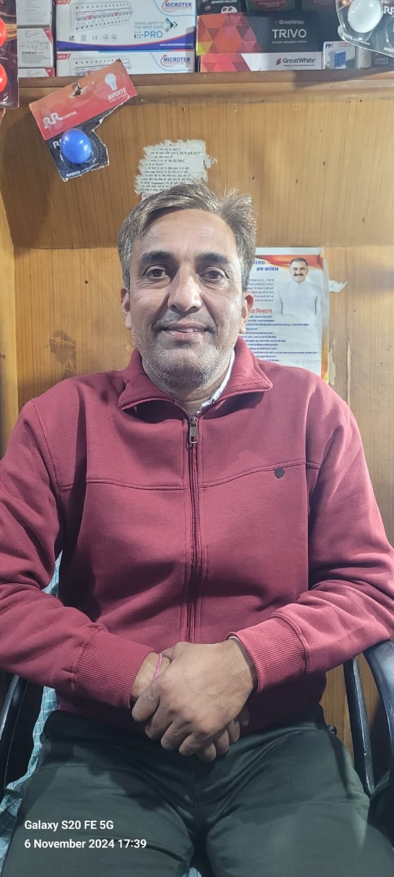 मुख्य बाजार मैहरे में लगे कचरे के ढेर। संवाद