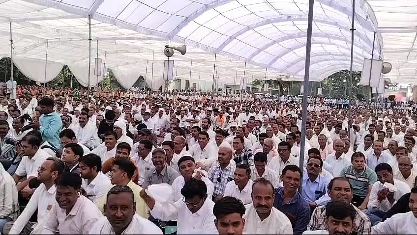 निमाड़ रतन ताराचंद पटेल की मूर्ति का हुआ अनावरण