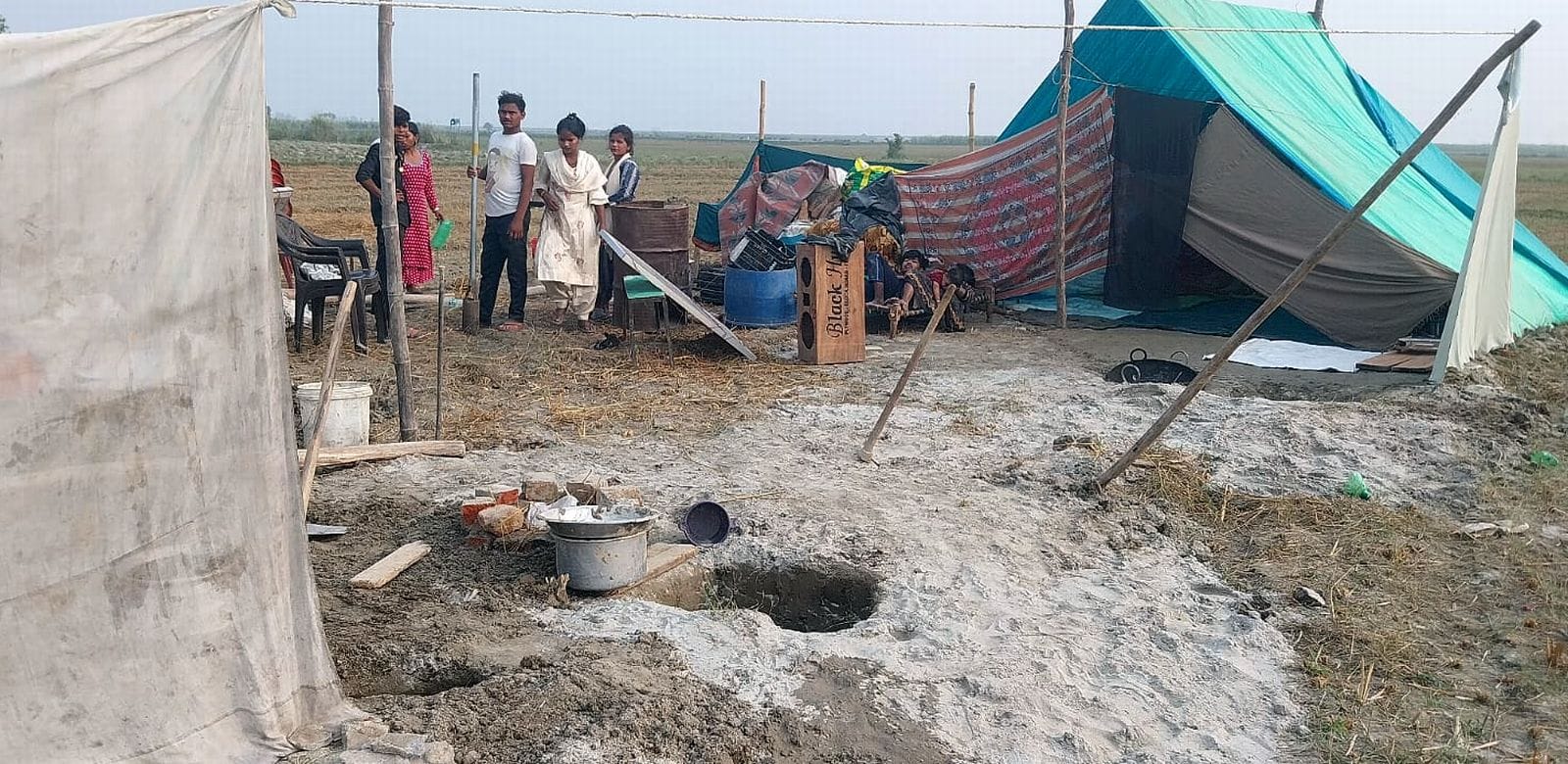 ककोड़ा मेला में लगा पुलिस का टैंट। संवाद ककोड़ा मेला में लगा पुलिस का टैंट। संवाद