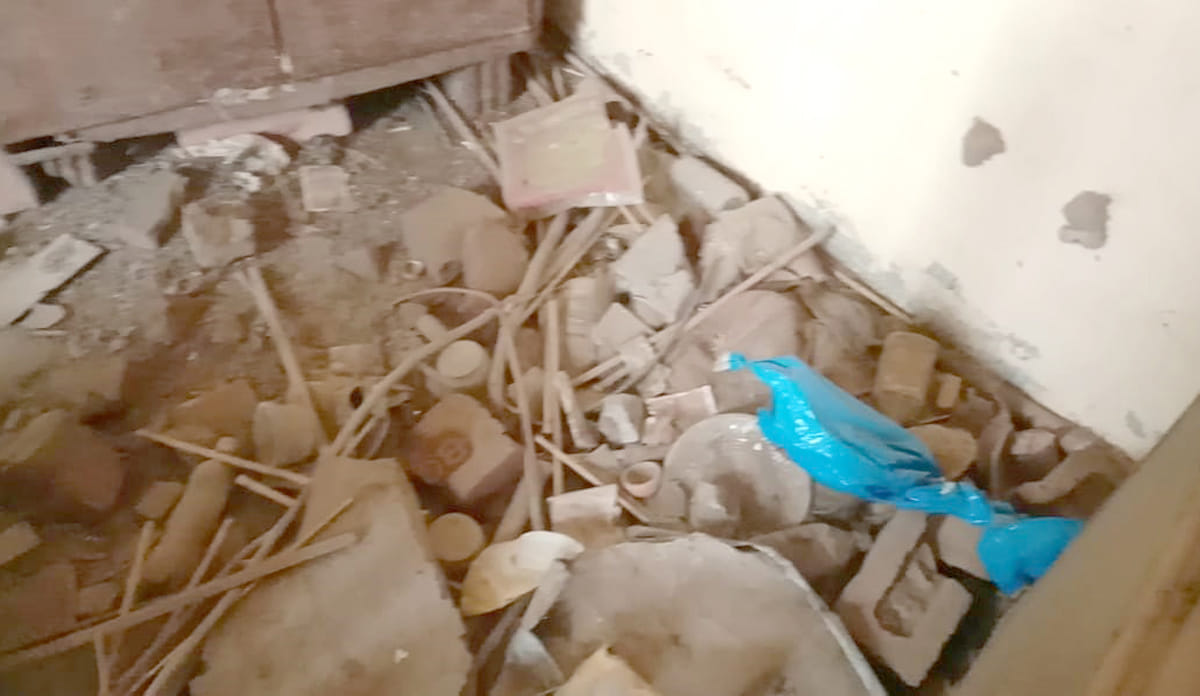 08जेएनडी33: सेंटर का जायजा लेने के लिए पहुंची आंगनबाड़ी सुपरवाइजर व वर्कर। संवाद 08जेएनडी33: सेंटर का जायजा लेने के लिए पहुंची आंगनबाड़ी सुपरवाइजर व वर्कर। संवाद