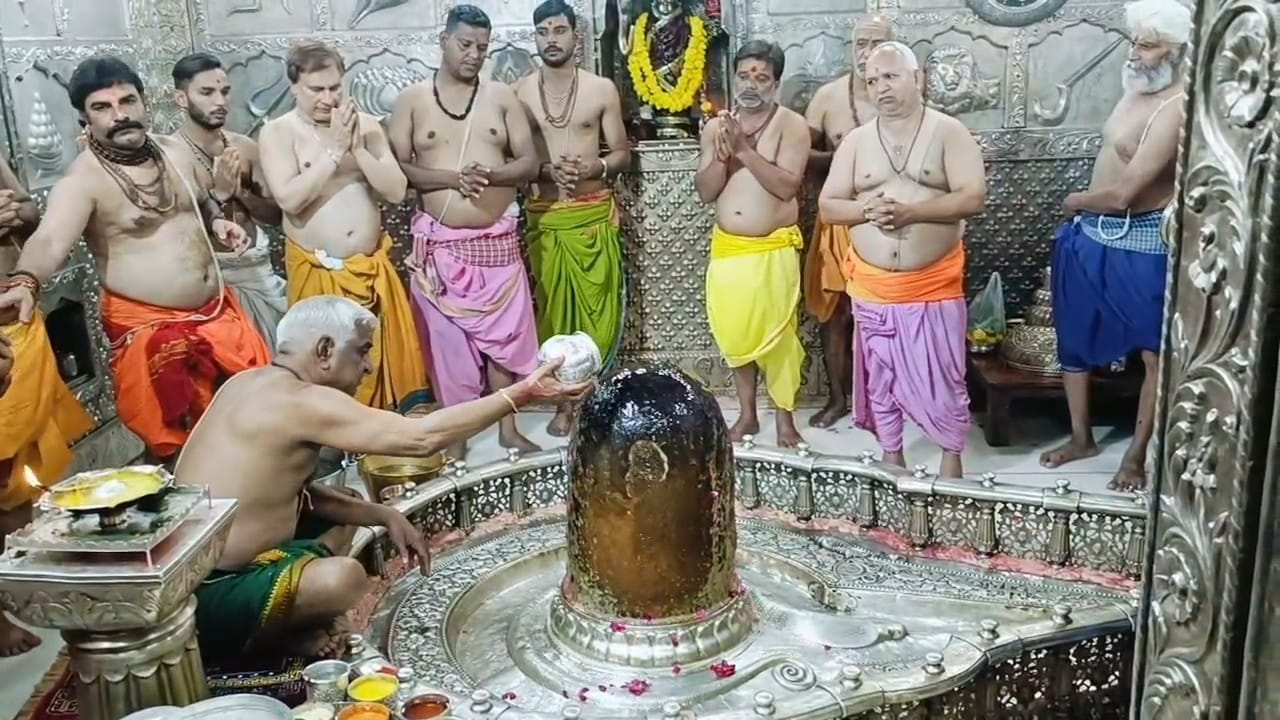 जय श्री कृष्णा के कंस और महाभारत के दुर्योधन पहुंचे बाबा महाकाल के दरबार जय श्री कृष्णा के कंस और महाभारत के दुर्योधन पहुंचे बाबा महाकाल के दरबार